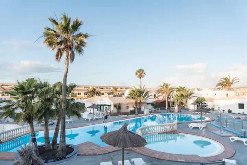 Lovely Apartment Near The Beach With Pool & Wifi Caleta De Fuste Exteriör bild