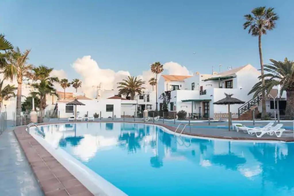 Lovely Apartment Near The Beach With Pool & Wifi Caleta De Fuste Exteriör bild